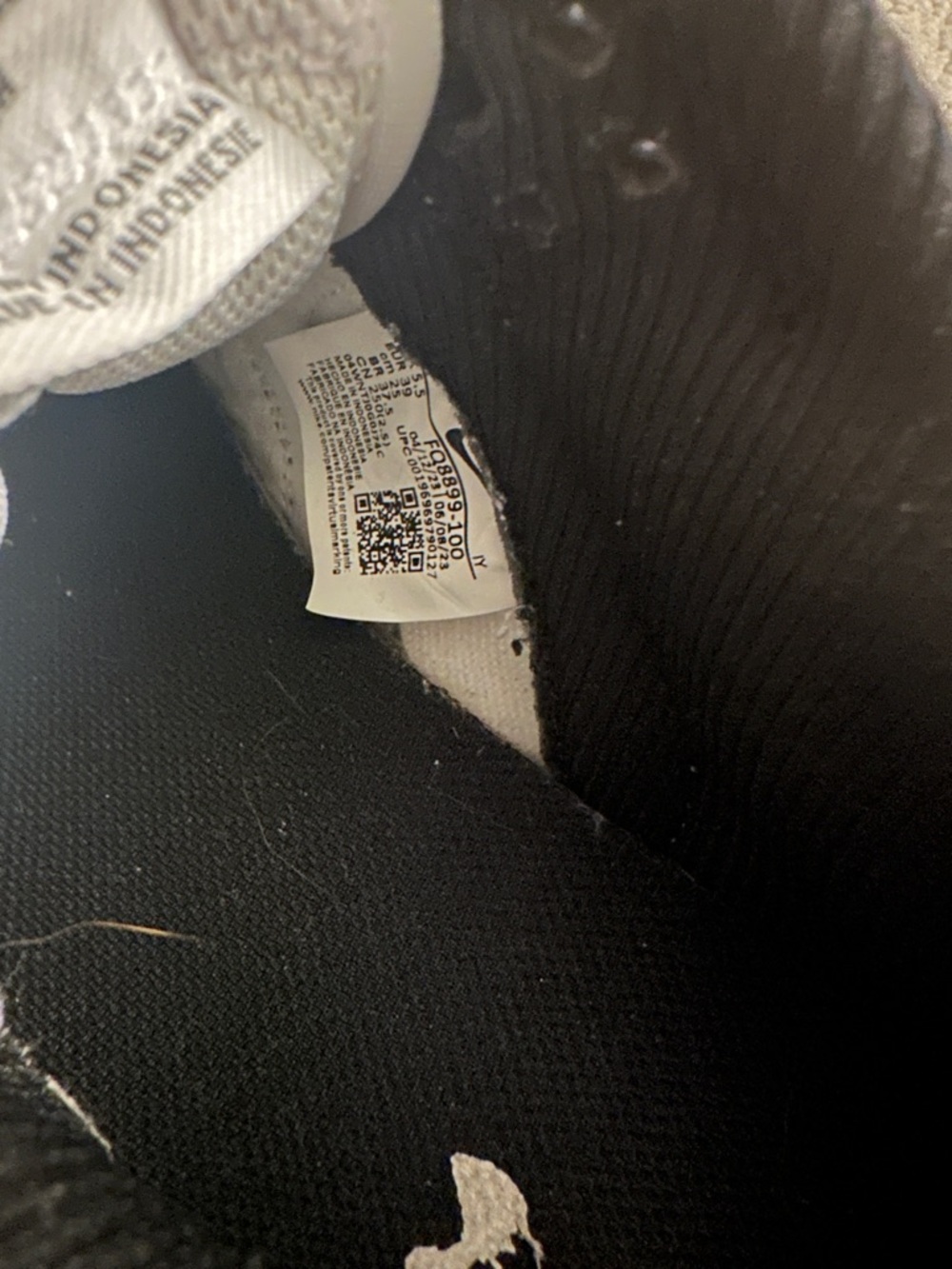 Nike Black & White Vintage Panda Dunk Sneakers - Picture 4 of 6
